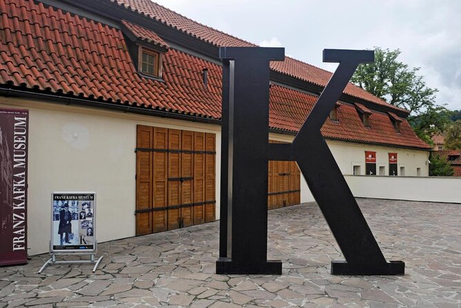 Prague Photo Walk Tour (Family, Couple, Solo) - What This Prague Photo Walk Really Offers