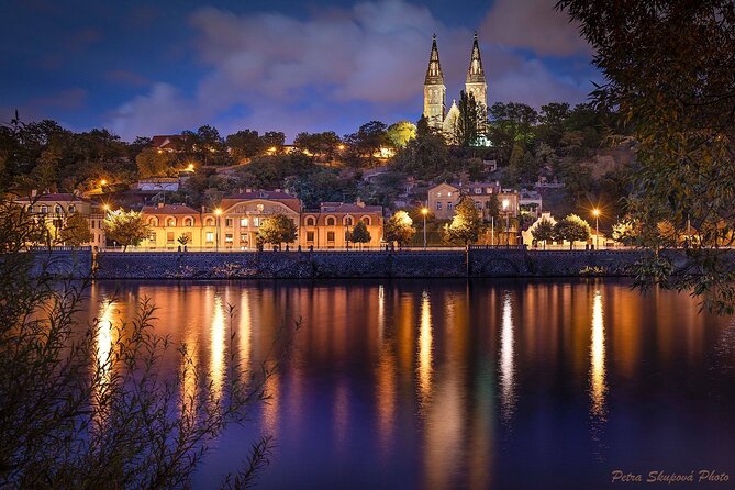 Prague Photoshoot for Couples, Betrothed, Family & Friends - Who should book this experience?