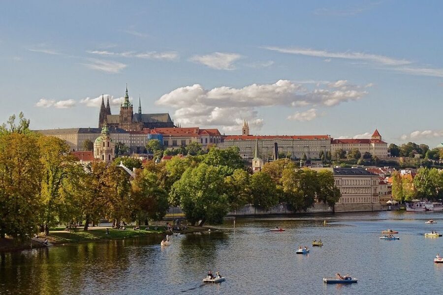 Prague: Prague Castle and Lobkowicz Palace Entry Tickets - Start at Lobkowicz Palace for the smoothest plan