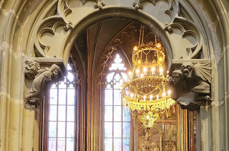 Prague: Prague Castle Private Walking Tour - St. George’s Basilica and an older Prague