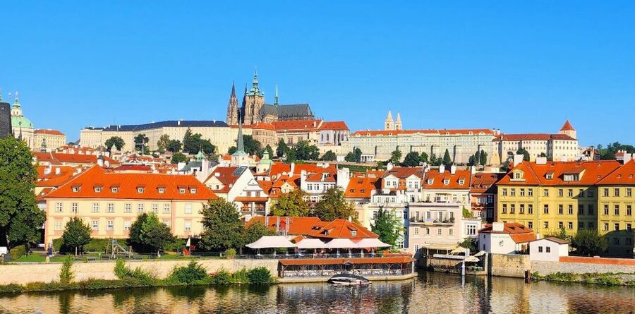 Prague: Prague Castle Private Walking Tour - Who should book this private castle walk?