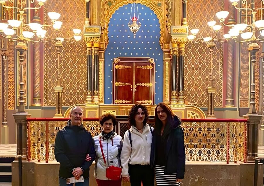 Prague: Prague Synagogues & the Jewish Cemetery Guided Tour - The Jewish Ceremonial Hall and customs around death