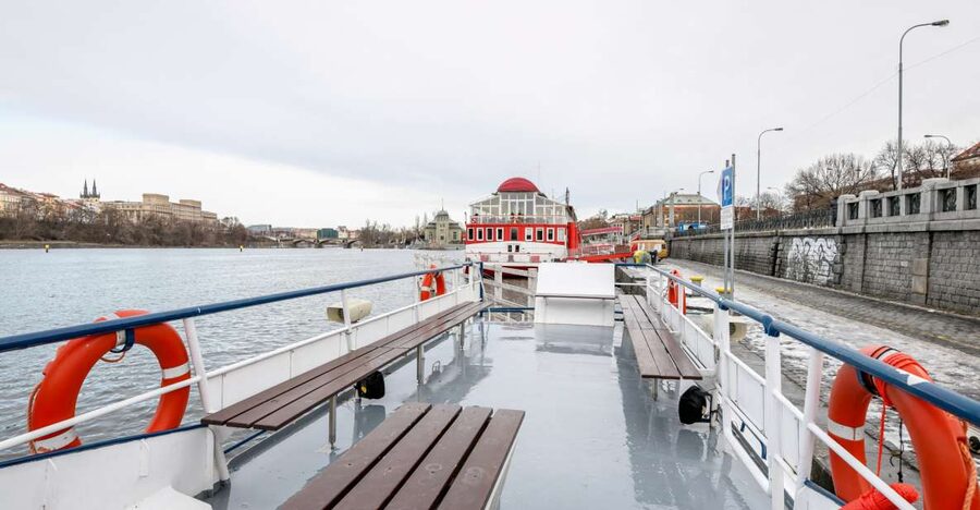 Prague: Private Beer Boat Cruise with Unlimited Beer - Key points to know before booking