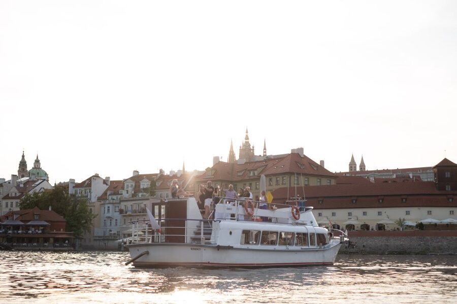 Prague: Private Beer Boat Cruise with Unlimited Beer - A beer cruise through Prague’s historic center