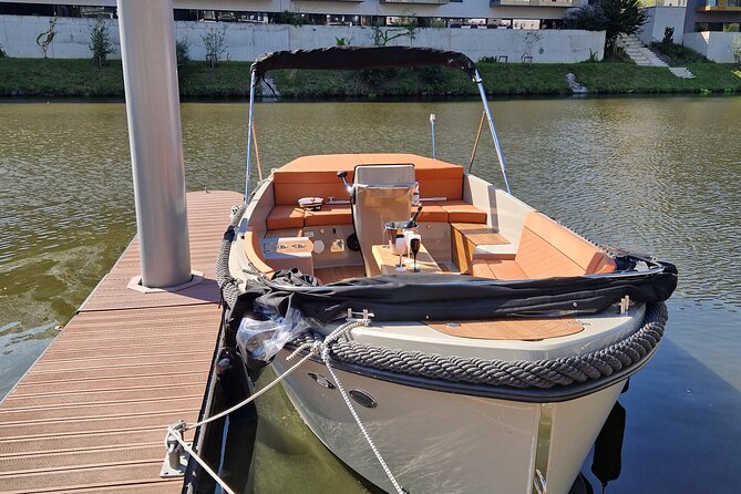 Prague Private Boat Tour - 2 Hours - Karlin, Holesovice, and modern Prague