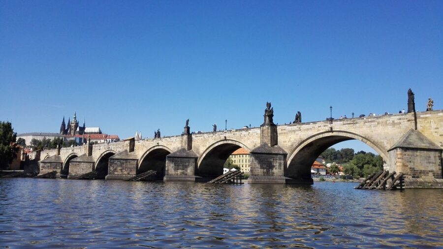 Prague: Private City Tour by Minivan - From the castle to the Lennon Wall in Lesser Town