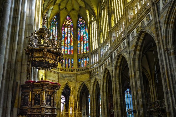 Prague Private Custom Full-Day Tour: Prague Castle and Old Town - Prague Castle, from royal seat to working landmark
