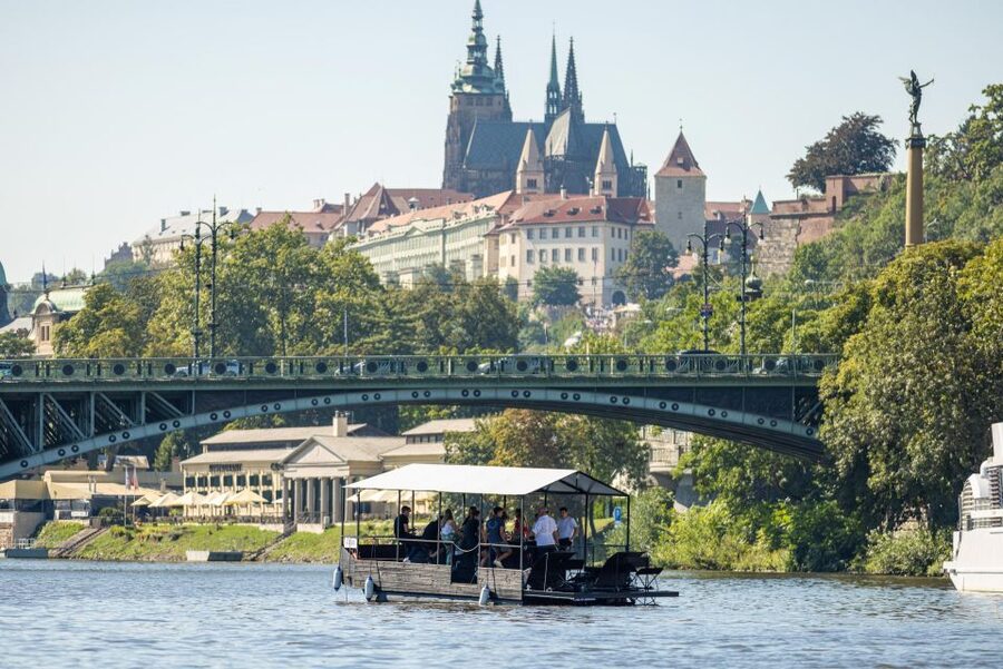 Prague: Private Cycle Boat River Tour with Beer or Prosecco - How to make the most of the 90 minutes