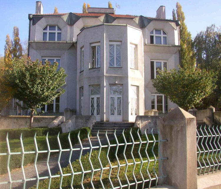 Prague: Private Prague Art Nouveau and Cubism Tour - Why this Prague architecture tour feels different