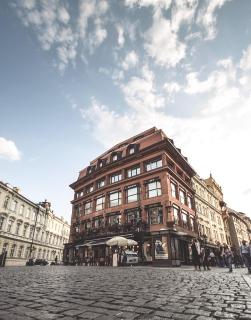 Prague: Private Prague Art Nouveau and Cubism Tour - House of the Black Madonna and Prague Cubism