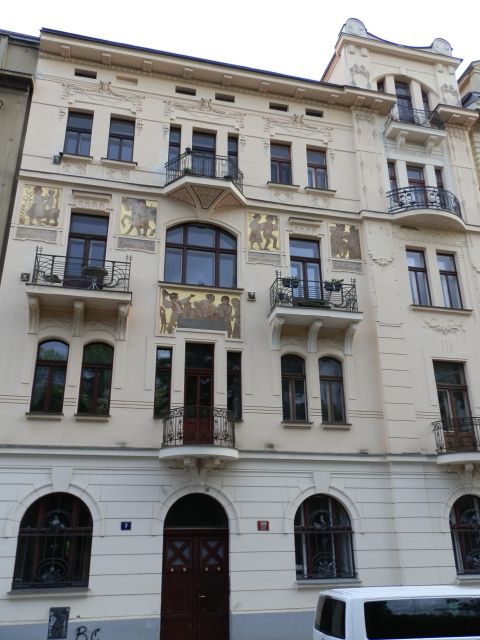 Prague: Private Prague Art Nouveau and Cubism Tour - Three Cubist Houses and Kovařovicova Villa