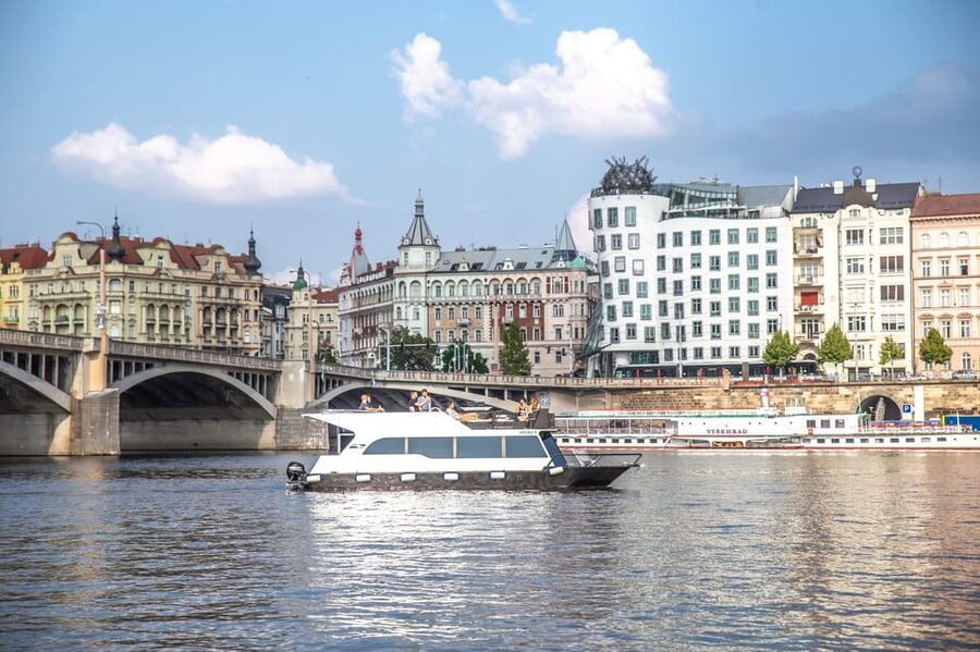 Prague: Private River Cruise with Unlimited Beer or Prosecco - Key points to know before booking