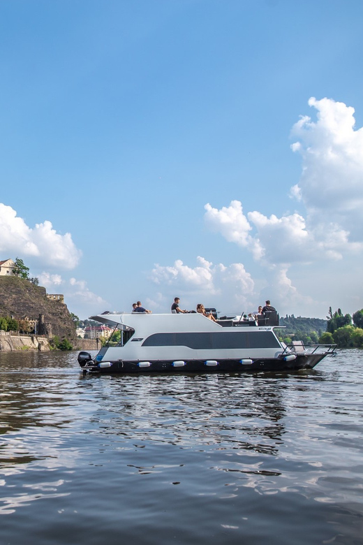 Prague: Private River Cruise with Unlimited Beer or Prosecco - Food packages, the grill, and onboard extras