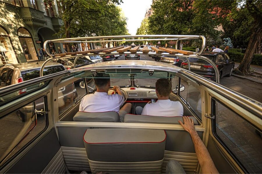 Prague: Private Sightseeing Tour in original VW Samba bus - Landmark stops and photo opportunities