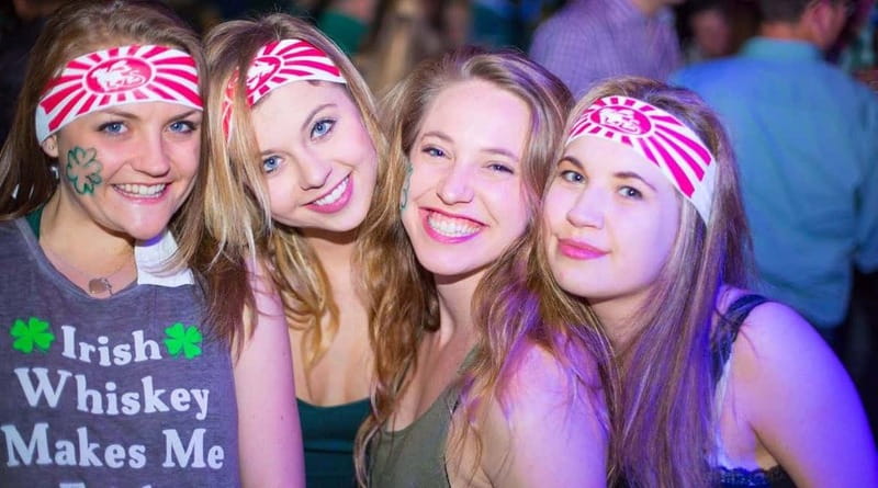Prague: Pub Crawl with 2-Hour Open Bar at Drunken Monkey - Choosing the 8 pm or 10 pm start