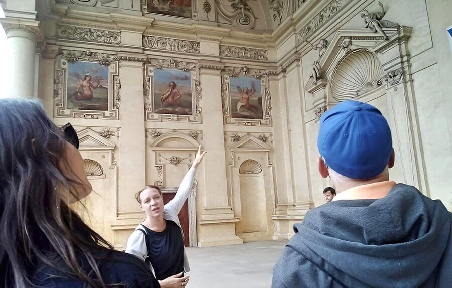 Prague Renaissance and Baroque Gardens Walking Tour - What the guide adds
