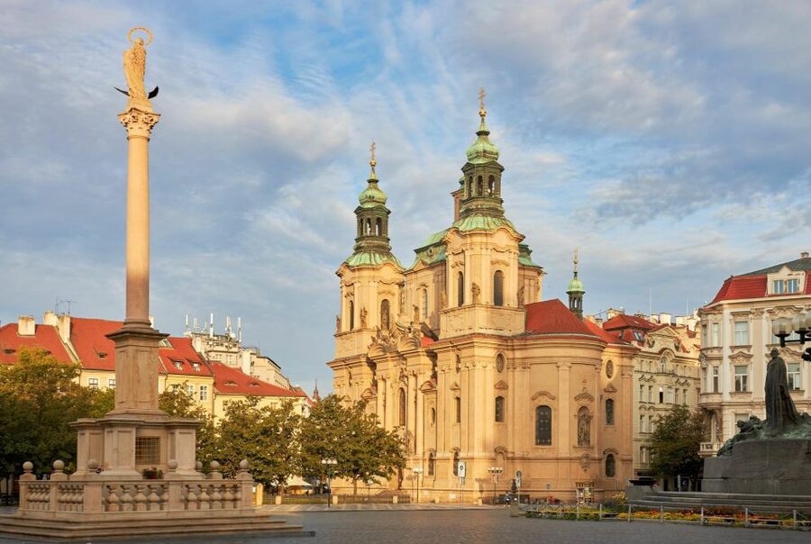 Prague Royal Castle, St Vitus, Golden Lane Tour with Tickets - St Vitus Cathedral and the royal heart of Prague