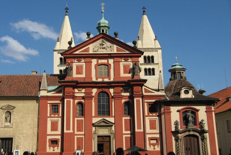 Prague Royal Castle, St Vitus, Golden Lane Tour with Tickets - Four hours with St Nicholas Church