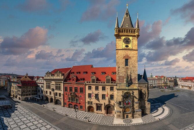 Prague's charming old places tour in Russian language - A strong first look at Prague, with a quick pace