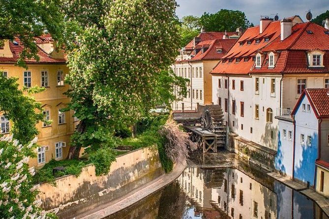 Prague's charming old places tour in Russian language - The John Lennon Wall and the memory of communism