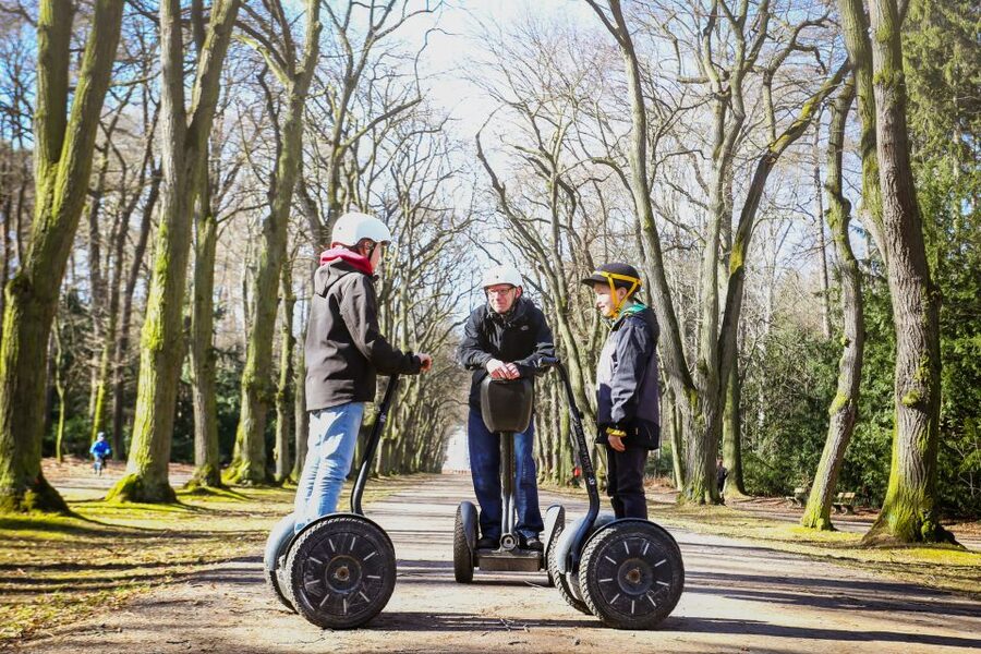 Prague: Segway Tour + Taxi Transfer & Monasteries mini-group - Weather, clothing, and practical planning