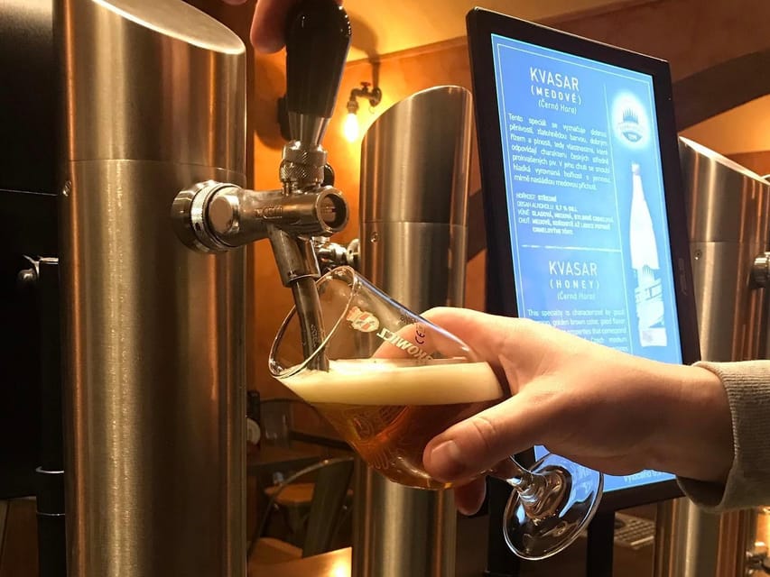 Prague: Self-Pour Czech Beer-Tasting Experience - Pairing beer with Czech pub food
