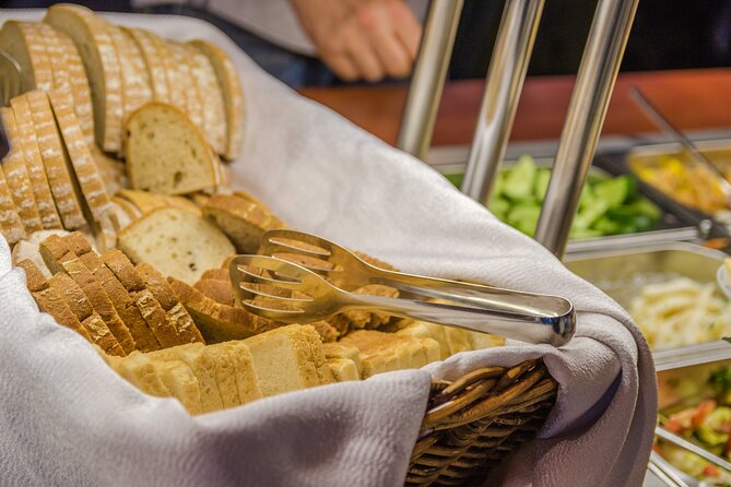Prague: Sightseeing Boat Cruise with Buffet Dinner - Rudolfinum, Kampa, and Charles Bridge