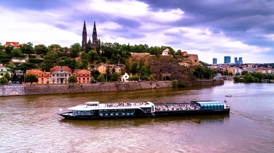Prague: Sightseeing Dinner Cruise on Open-Top Glass Boat - Key points to know before you book