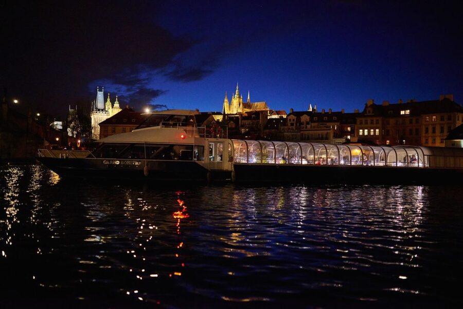 Prague: Sightseeing Dinner Cruise on Open-Top Glass Boat - Petrin Hill and the return toward the Old Town