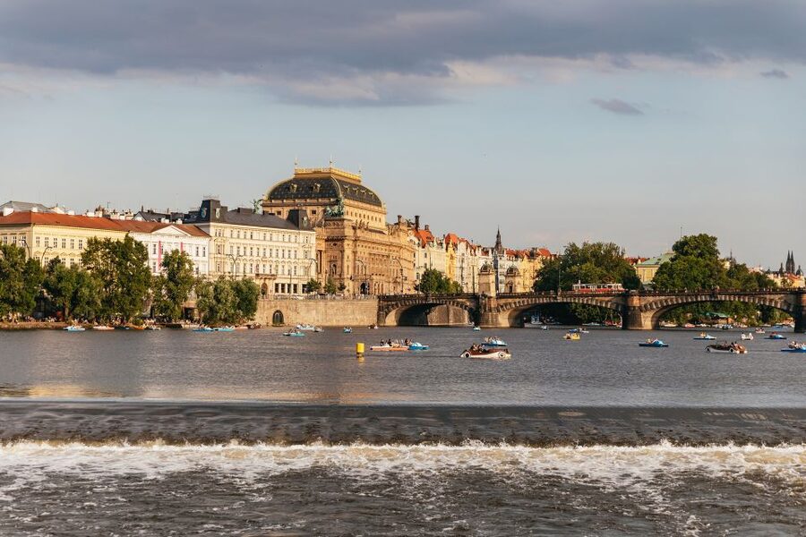 Prague: Sightseeing Dinner Cruise on Open-Top Glass Boat - Music, service, and the feel on board