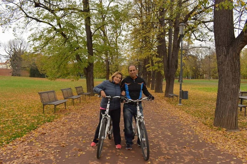 Prague: Small Group or Private Bike City Tour - Small group or private ride?
