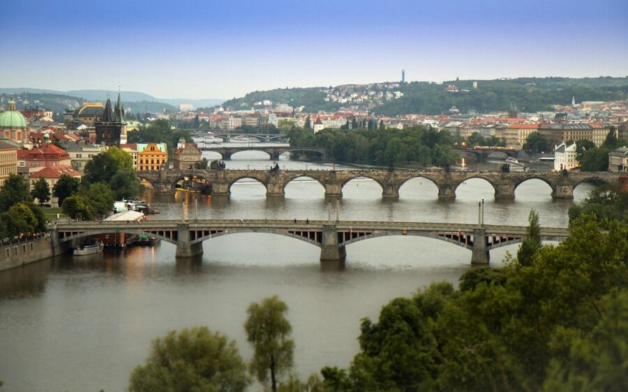 Prague: Stunning Viewpoints, Castle, City & Park Bike Tour - Royal Gardens and Prague Castle