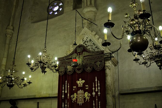 Prague: Synagogues and Jewish Quarter Private Walking Tour - Starting at your hotel and walking into Josefov