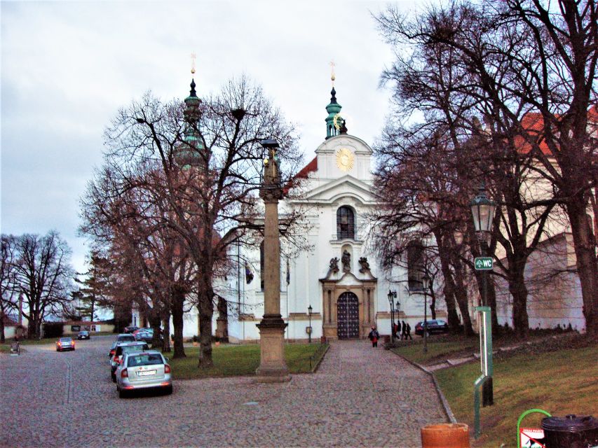 Prague: Tailored Sightseeing Tour in French - Old Town sights and medieval Prague