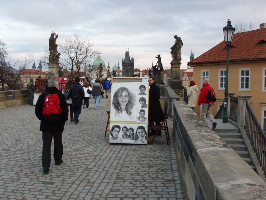 Prague: Tailored Sightseeing Tour in French - Walking comfort and access