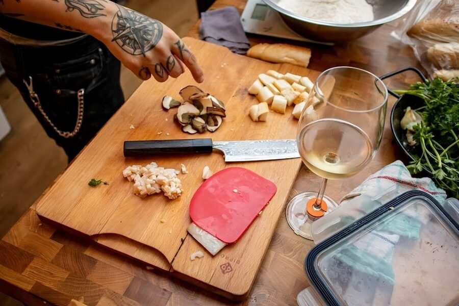 Prague: Traditional Czech Cooking Class with Market Tour - Thursday evenings skip the market