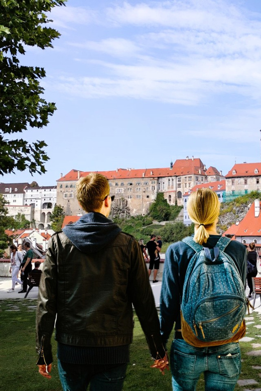 Prague: Transfer to Vienna via fabulous Cesky Krumlov - Why the guide matters here