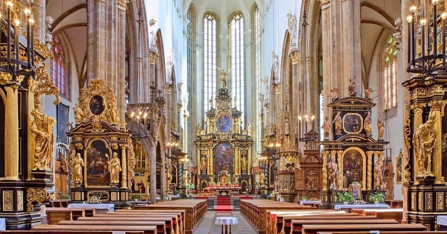 Prague: Tyn Church Classical Music Concert - How the Setting Changes the Experience