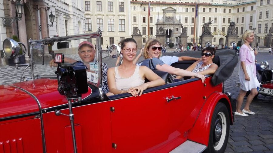 Prague: Vintage Car Ride and Walking Tour - A private format that can change the value
