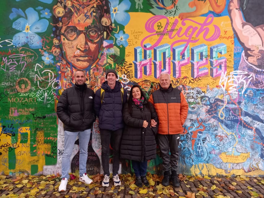 Prague : Visite insolite avec un guide journaliste français - Key points at a glance