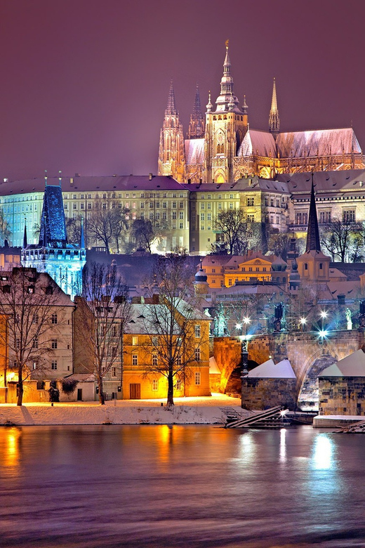 Prague : Visite insolite avec un guide journaliste français - Passageways, Adria Palace, and Prague’s indoor shortcuts