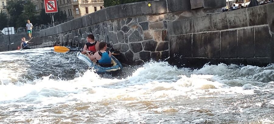 Prague: Vltava River Guided Canoeing Tour - Learning the canoe before leaving shore