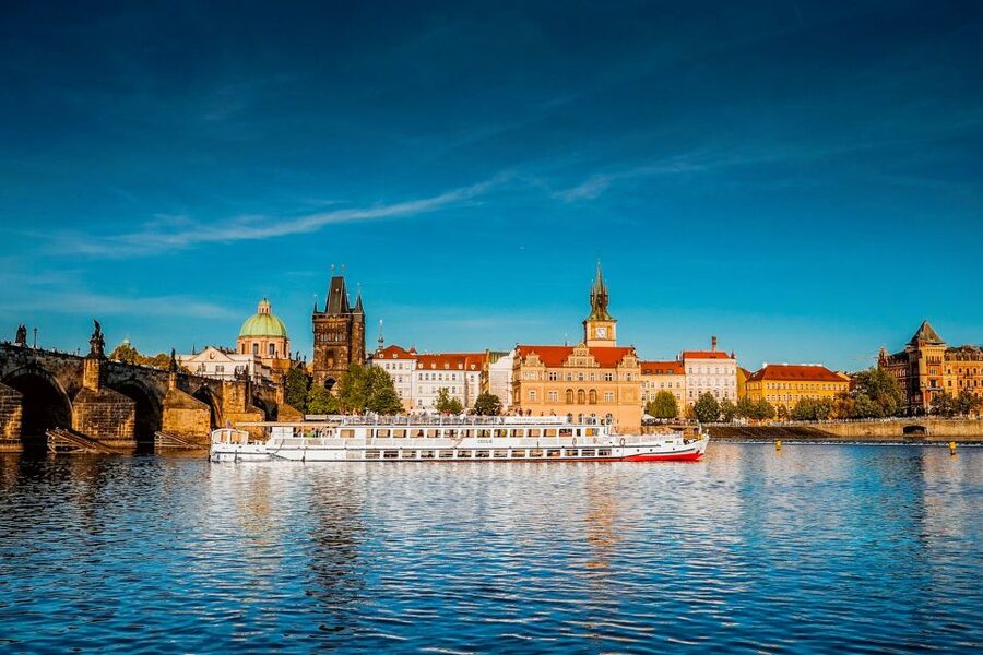 Prague: Vltava River Night Cruise with Buffet - Shared tables and group size