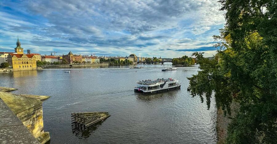 Prague: Vltava River Sightseeing Cruise - What you see during the two-hour cruise