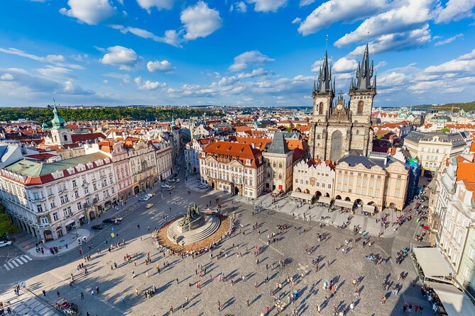 Prague Walking Tour 2,5h (Old Town, Jewish Quarter and Charles bridge) - Old Town Square and the astronomical clock