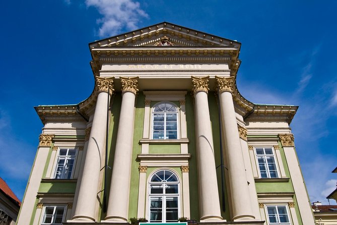 Prague Walking Tour Following in Mozart's Footsteps - Hradcany and the palace connections