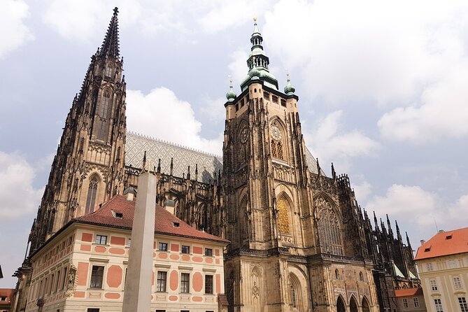 Prague Walking Tour with River Boat Cruise and Lunch - 6 hours - Prague Castle views without an interior ticket