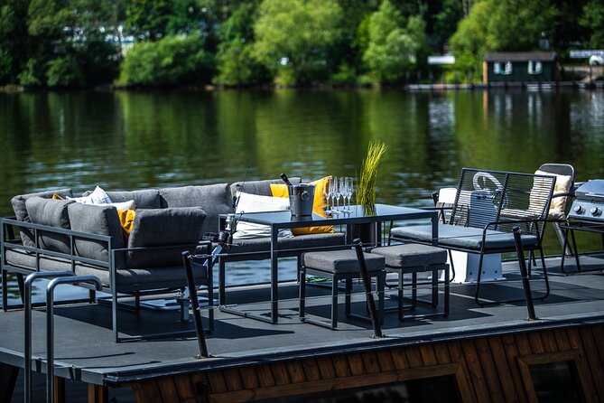 Prague YachtBoat CLASSIC cruise with Unlimited Beer or Prosecco - A private Prague boat ride with a party feel