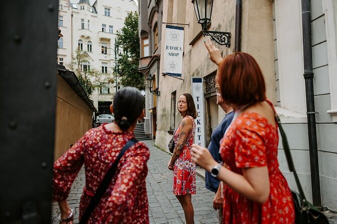 PRIVATE: 3h Stories of Prague Jewish Quarter Tour, drink included - A coffee break inside the Jewish Museum Information Centre