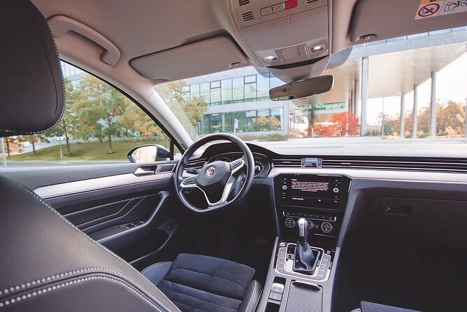 Private ARRIVAL Transfer by LIMOUSINE 3+1pax - Who Should Book This Prague Airport Transfer?